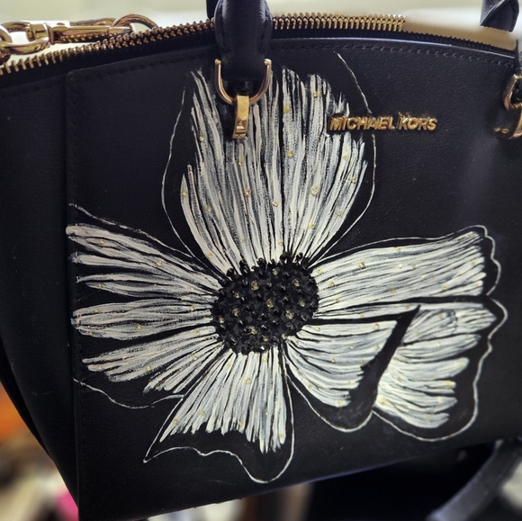 Michael Kors handpainted purse - Picture 3 of 3